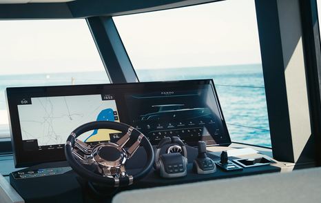 Pardo GT65 helm with Garmin display and joystick controls