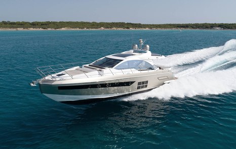 Azimut S6 sports yacht running shot