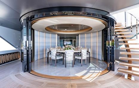 Superyacht Silver Star I circular dining area 