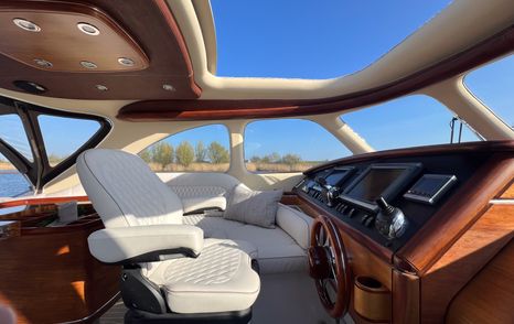 Zeelander Z44 boat helm station post refit