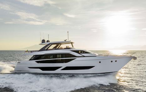 Ferretti 860 running 