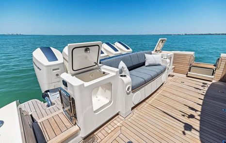 Scout-670-LXS-Review-aft-deck-baitwell