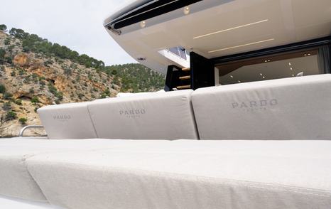 Pardo-E72-Review-cockpit-sunpad-detail