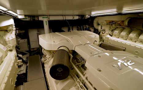 AB-80-Review-V12-engines