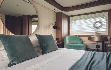 Azimut Magellano 66 owners cabin