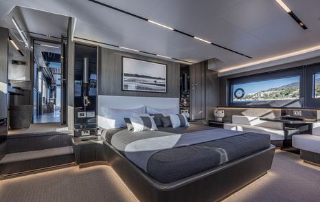 Pearl 82 motor yacht master cabin