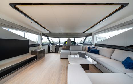 Sunseeker-Ocean-182-sky-lounge 