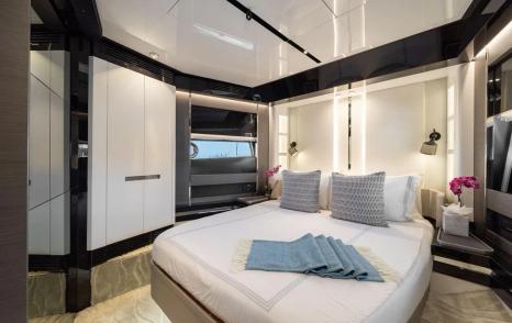 Motor yacht Ocean's Se7en's guest cabin