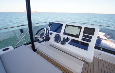 Prestige-M48-Review-upper-helm-dash
