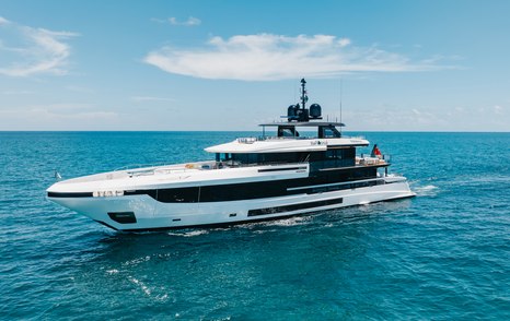 Mangusta Oceano 44 motor yacht under way 