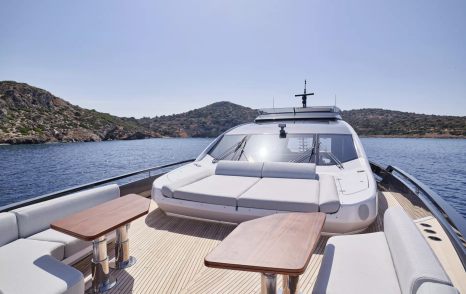 Azimut motor yacht D Five foredeck with sun pads 