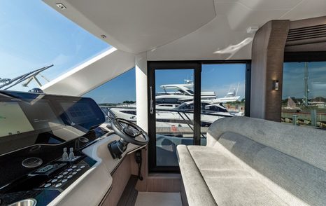 navigation station of Galeon 560 Fly