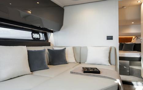 azimut-verve-48-saloon