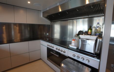 Custom-Line-Navetta-42-Review-galley-cooker
