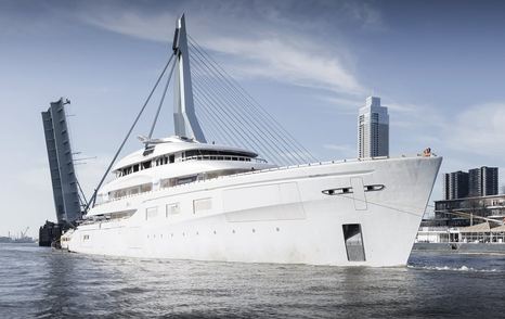 Feadship superyacht Vanish III underway side view 