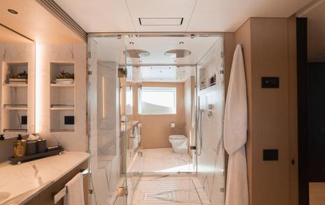  Maverick master en suite bathroom