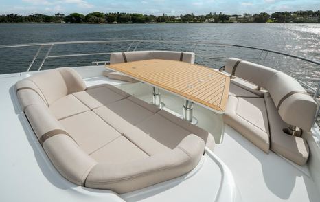 Galeon 520 Fly yacht foredeck with sunpads 