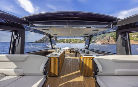 Open Yacht Sexy Me's upper deck helm station 