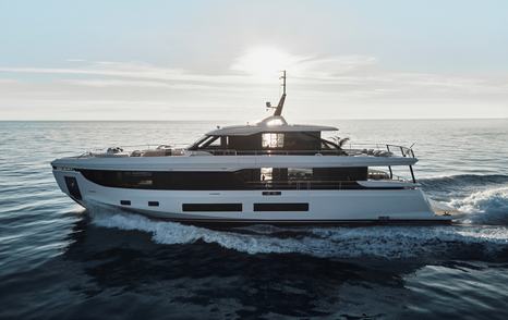 Azimut Grande 30M underway side view 