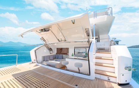 Horizon FD100 Tri-deck motor yacht hydraulic stern with interior seating 