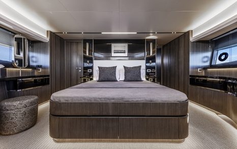 Pearl 72 Forward Cabin