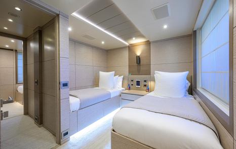Superyacht Cofina's twin cabin