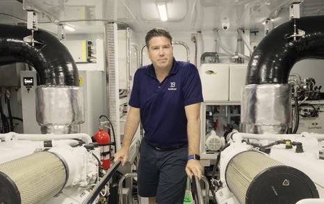 Ocean-Alexander-28L-Review-engine-room-jack
