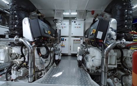 Picchiotti-Gentlemans-24-Review-between-the-engines