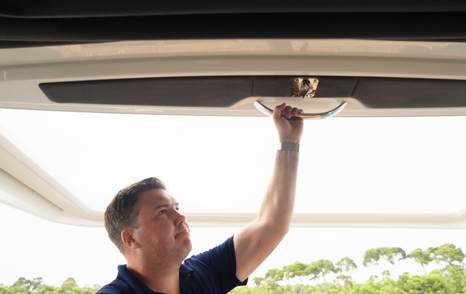 Marex-390-Review-cockpit-canopy