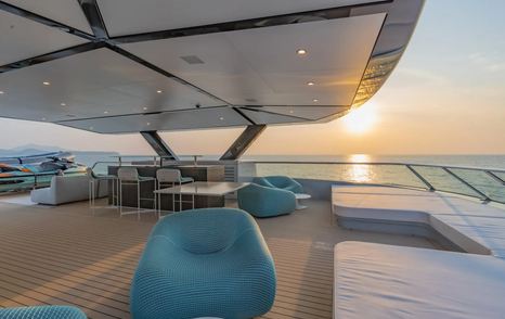 Catamaran SpaceCat's sundeck 