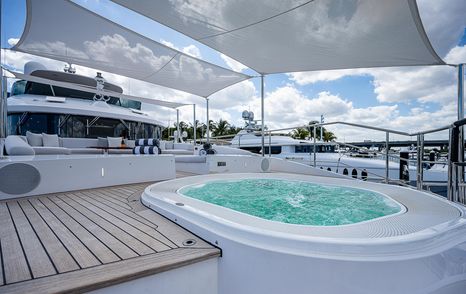 Superyacht Cofina's foredeck jacuzzi