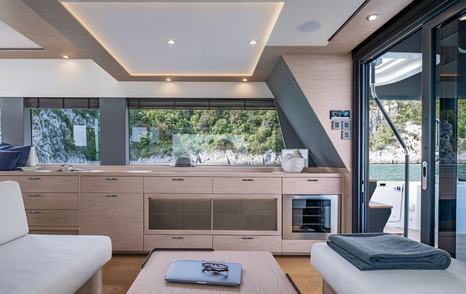 Interiors of Beneteau Grand Trawler 63 by large window