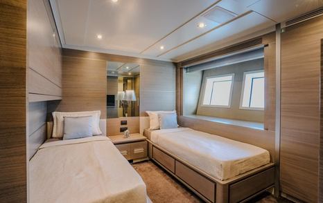 Superyacht Charisma twin bedroom