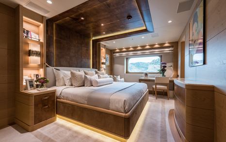 Superyacht Here Comes the Sun guest cabin