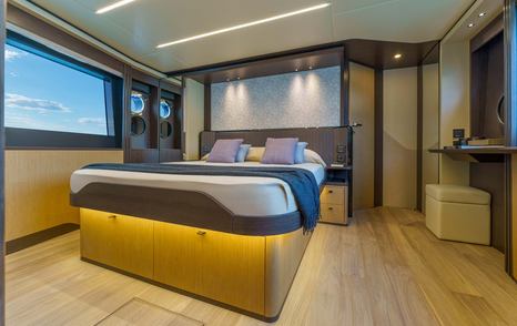 Next-Gen Absolute 52 FLY motor yacht master cabin 
