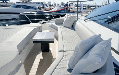Pearl 73 foredeck seating with adjustable table