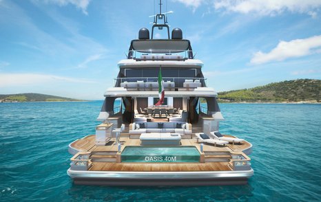 Stern view of the pool on Benetti Oasis 40M