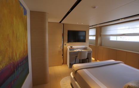 Benetti-B.Yond-37M-forward-double-tv