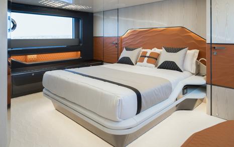 Astondoa 677 Coupé boat owner's cabin 