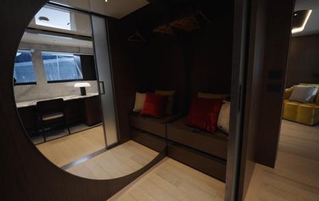 Columbus-Atlantique-43MT-Frette-Review-owner-cabin-mirror