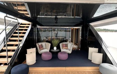 Motor Yacht Sodan's beach club