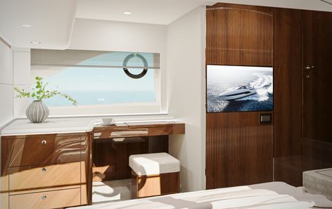 Fairline Targa 47 desk area and large window