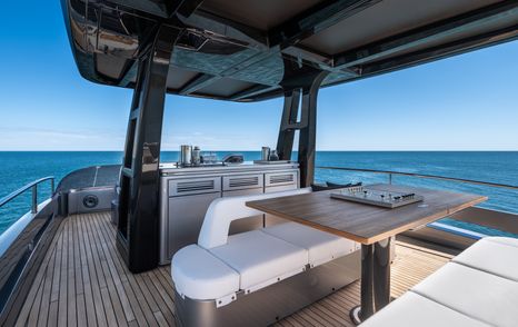 Rendering of motor yacht Pershing GTX80 sundeck