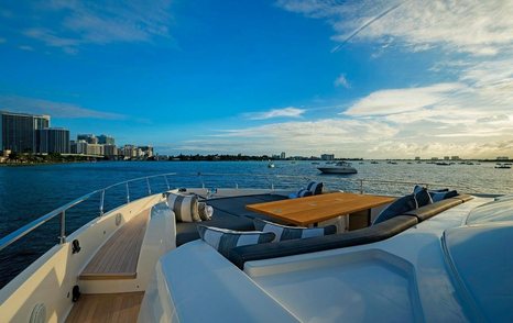 Motor yacht Alter Ego foredeck seating