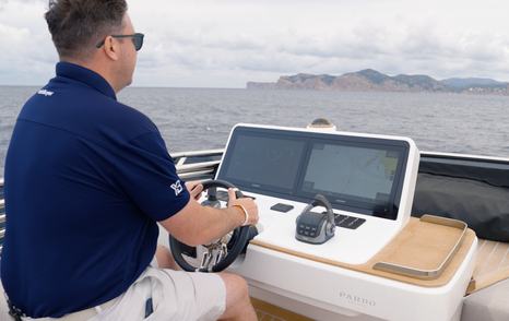 Pardo-E72-Review-jack-haines-flybridge-helm