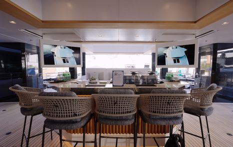 Damen-Xplorer-60-Review-main-deck-aft-bar