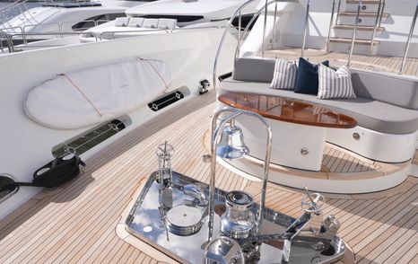 Westport-W130-Review-deckgear-and-seating-foredeck