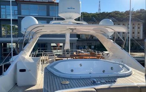 Superyacht Dream On II sun deck with jacuzzi  