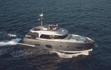 trawler yacht Azimut Magellano 53