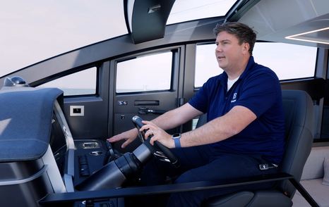 Pearl-63-Review-lower-helm-driving-position-Jack-Haines
